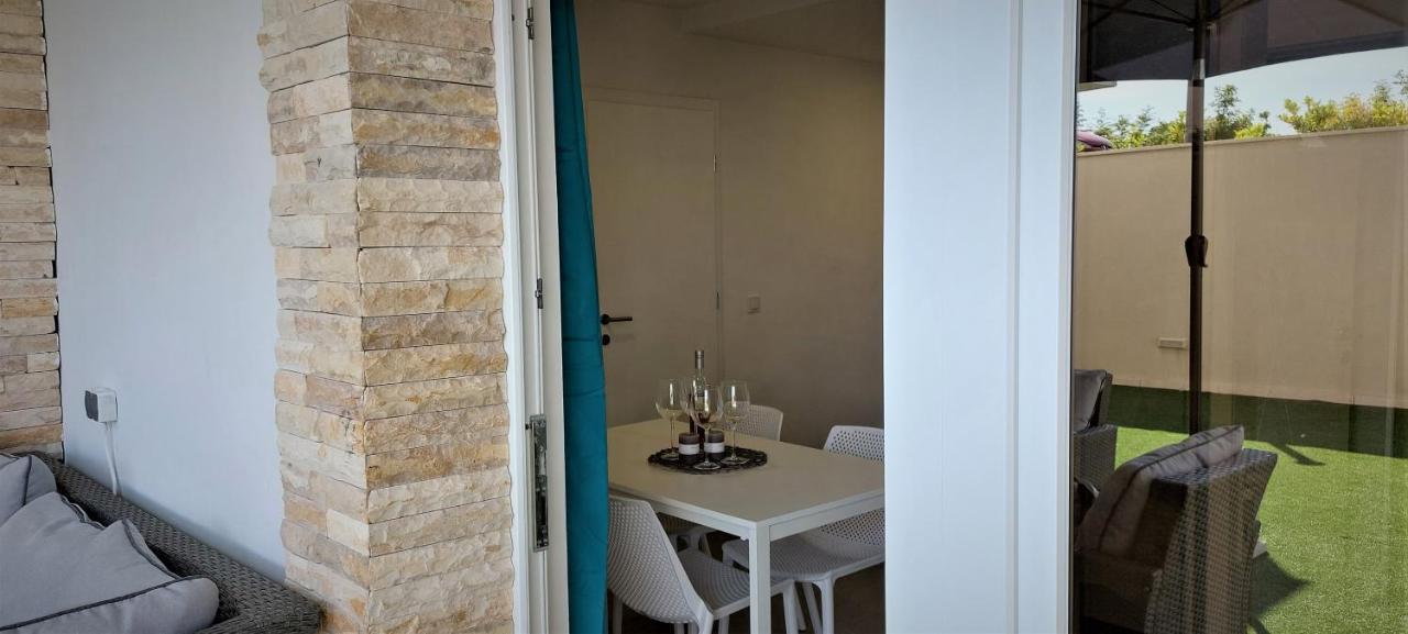 Vip Deluxe Apartment Arian Novalja Bagian luar foto