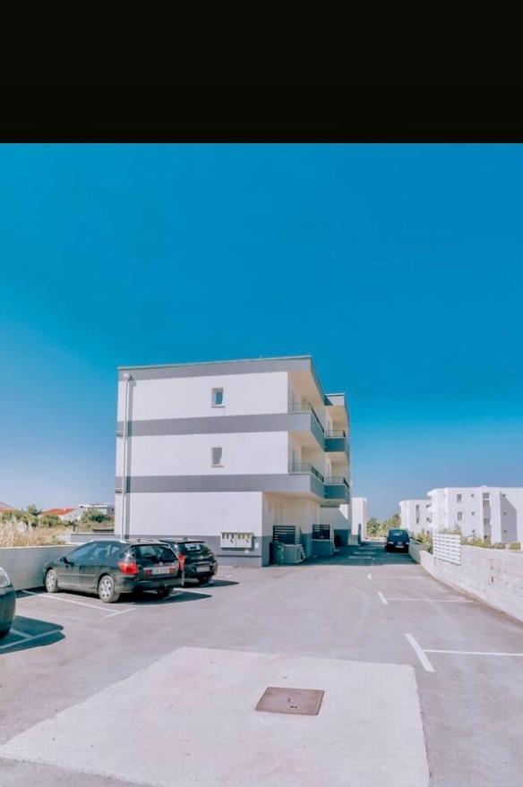 Vip Deluxe Apartment Arian Novalja Bagian luar foto