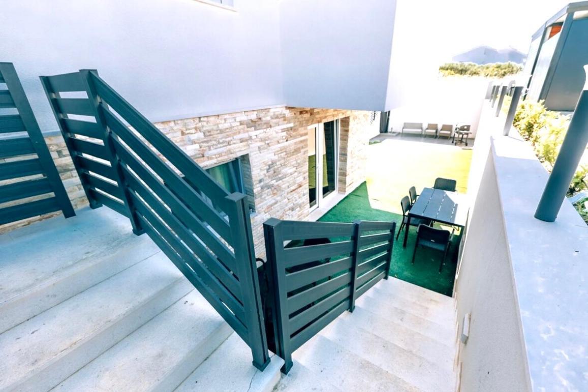 Vip Deluxe Apartment Arian Novalja Bagian luar foto